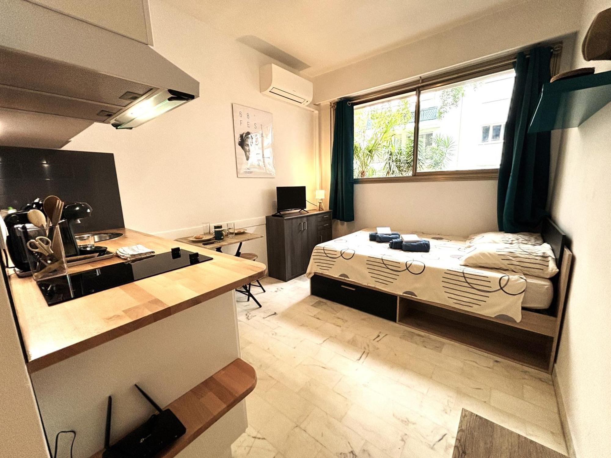 Center Wifi Ac 100 M From Croisette Behind Martinez