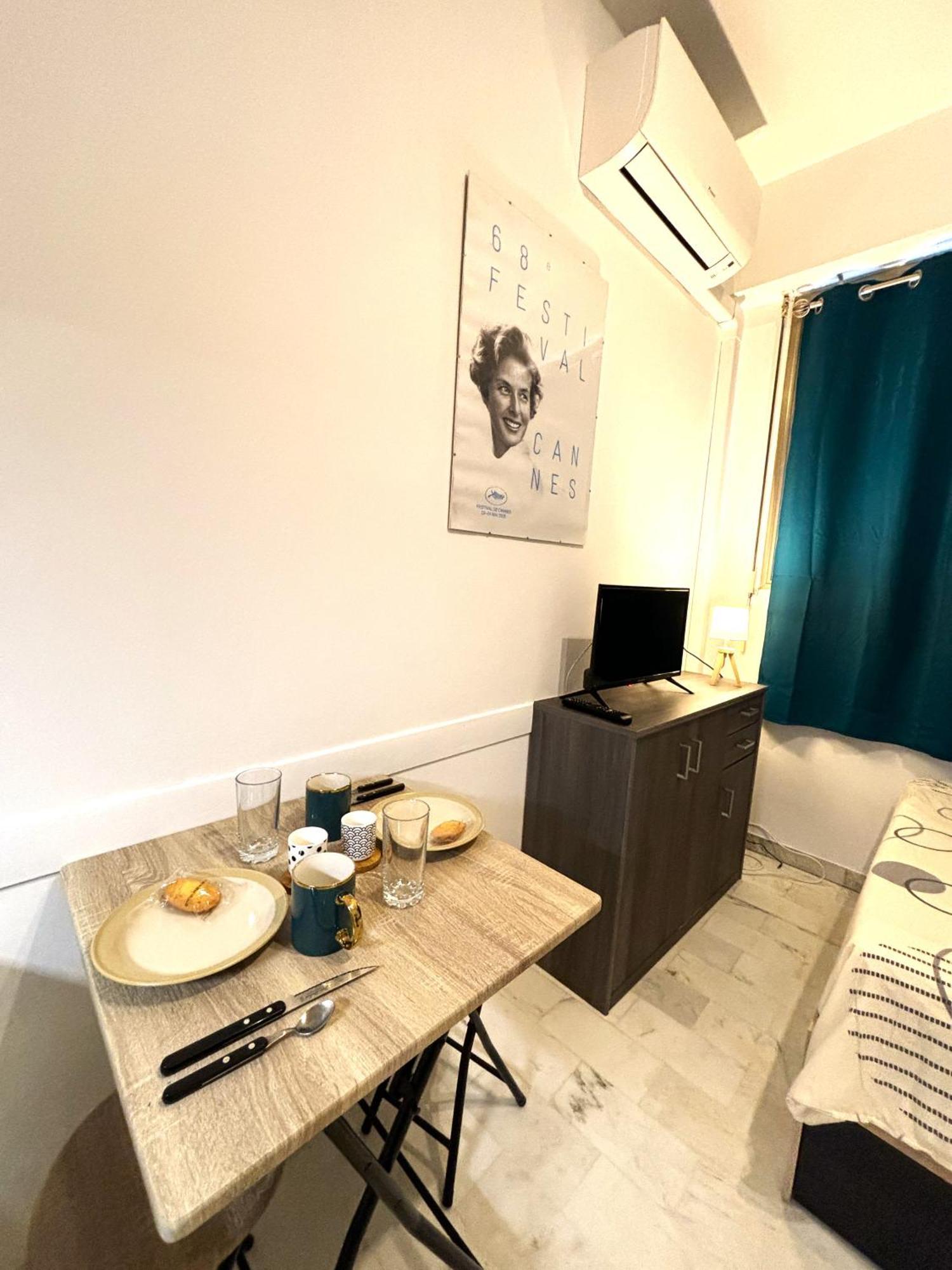 Center Wifi Ac 100 M From Croisette Behind Martinez Cannes