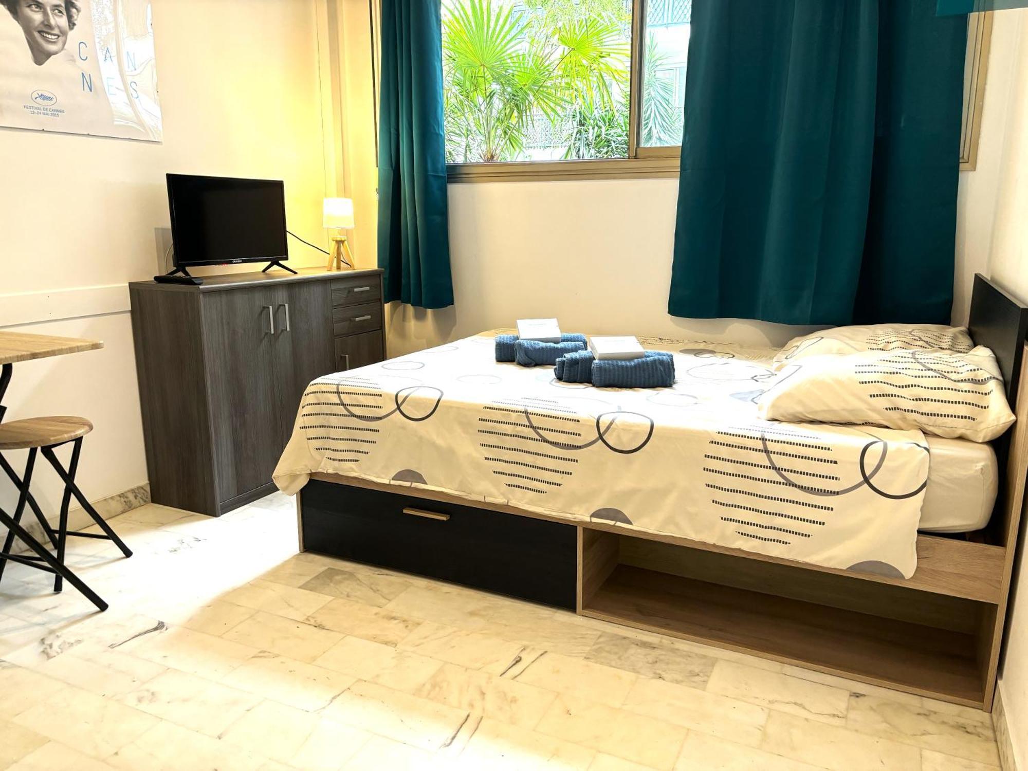 Cannes Center Wifi Ac 100 M From Croisette Behind Martinez Hotel * Cannes
