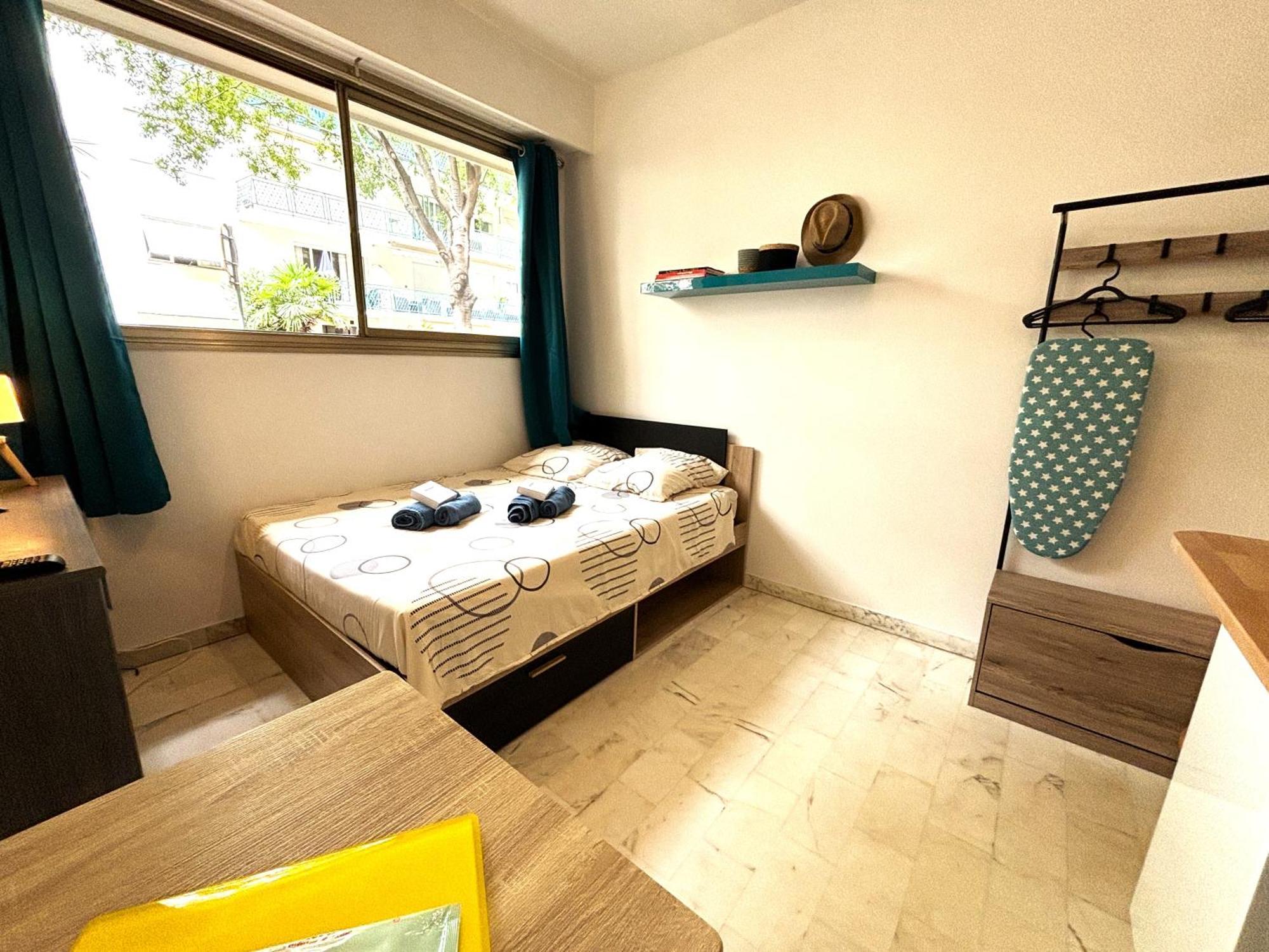 Apartment Cannes Center Wifi Ac 100 M From Croisette Behind Martinez Hotel *